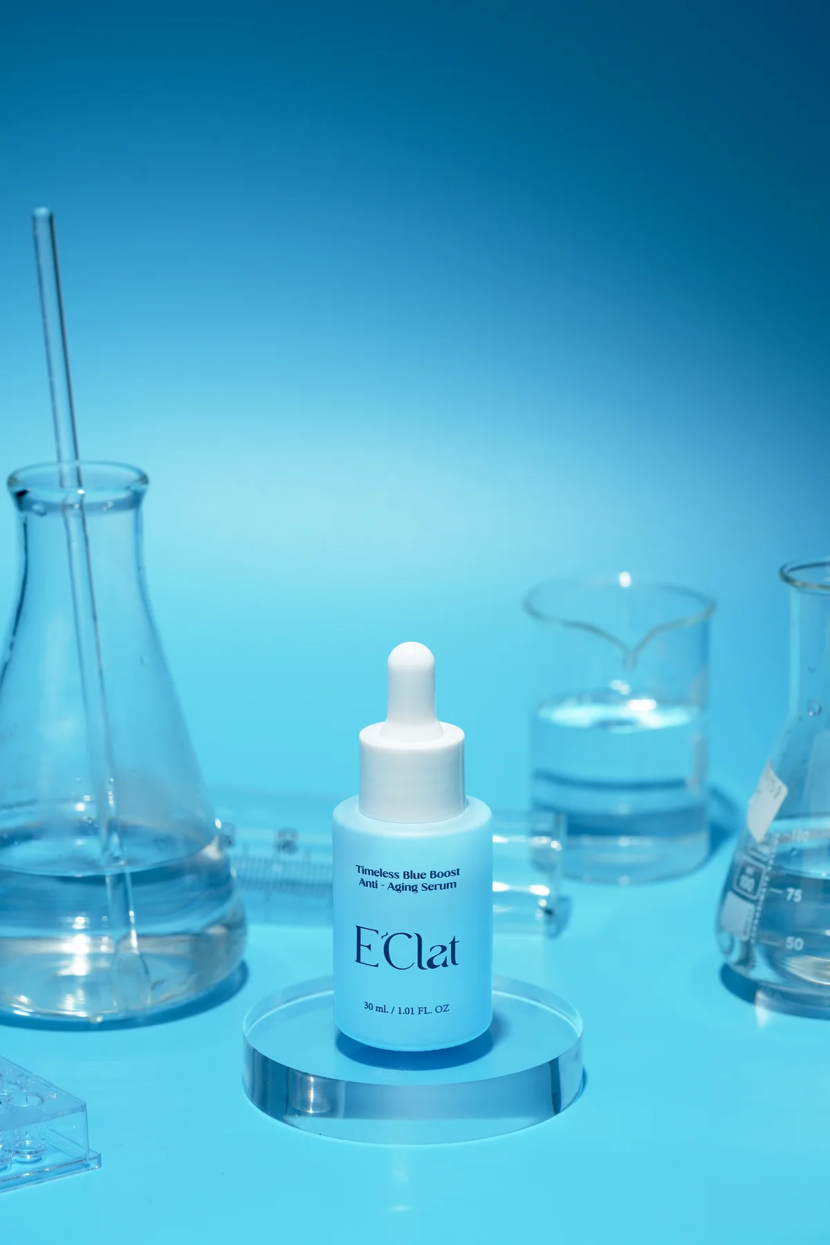 E'Clat Serum กับอุปกรณ์ทดลองใน Lab of the Sea